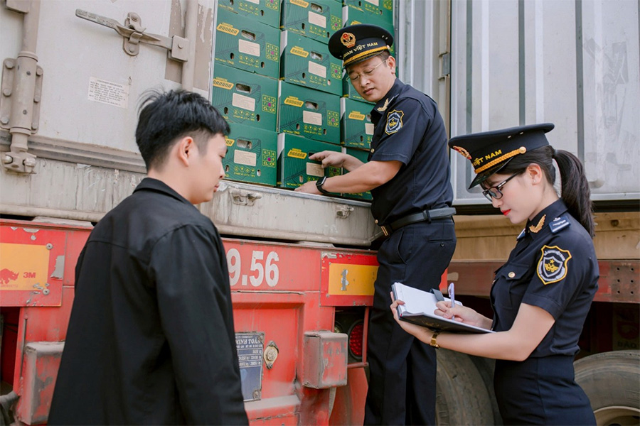 Lực lượng hải quan đã triển khai quyết liệt các biện pháp phòng chống buôn lậu. Ảnh: Lạc Nguyên (TBTCVN)